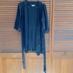 Small Black VS robe
